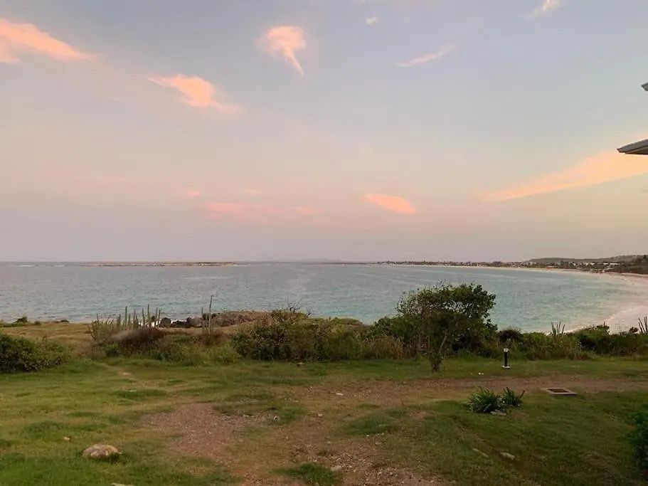 Sunset View & Ocean Breeze Apartment Cul de Sac